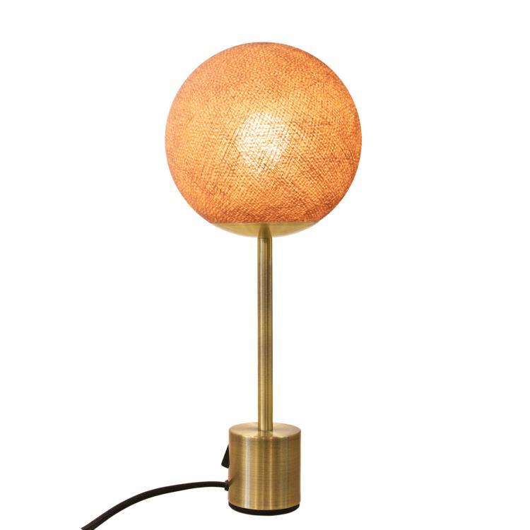 APAPA Lampe à poser globe tissé H40cm Laiton Nude La Case de Cousin