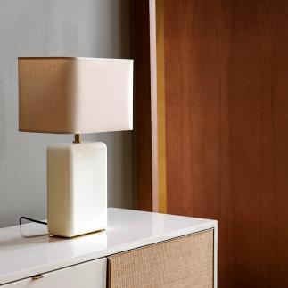 La lampe sur pied minimaliste ivoire