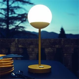 MOOON! Lampe nomade LED d'extérieur rechargeable H40cm muscade Fermob -  LightOnline