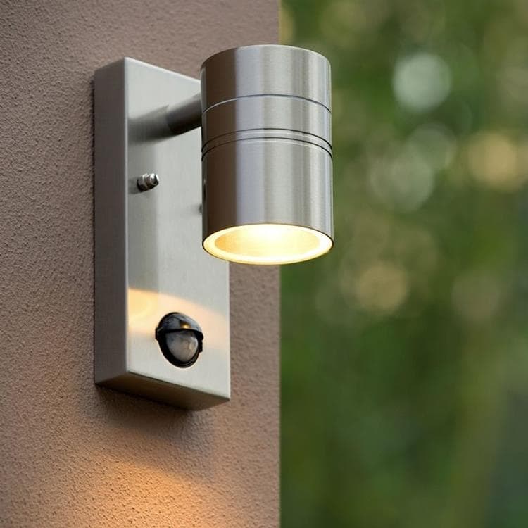 PAQUITA Lampe à poser d'extérieur Polyéthylène LED solaire rechargeable  avec détecteur de mouvement et télécommande H40cm gris anthracite New  Garden - LightOnline